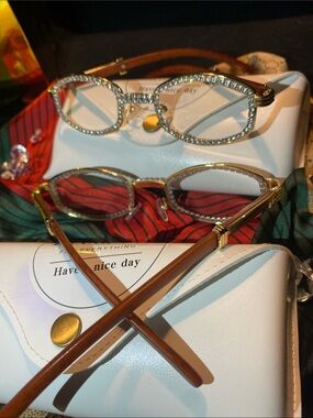 Executive One (1) Millionaire Celebrity Unisex wooden frame with sparkling lab,